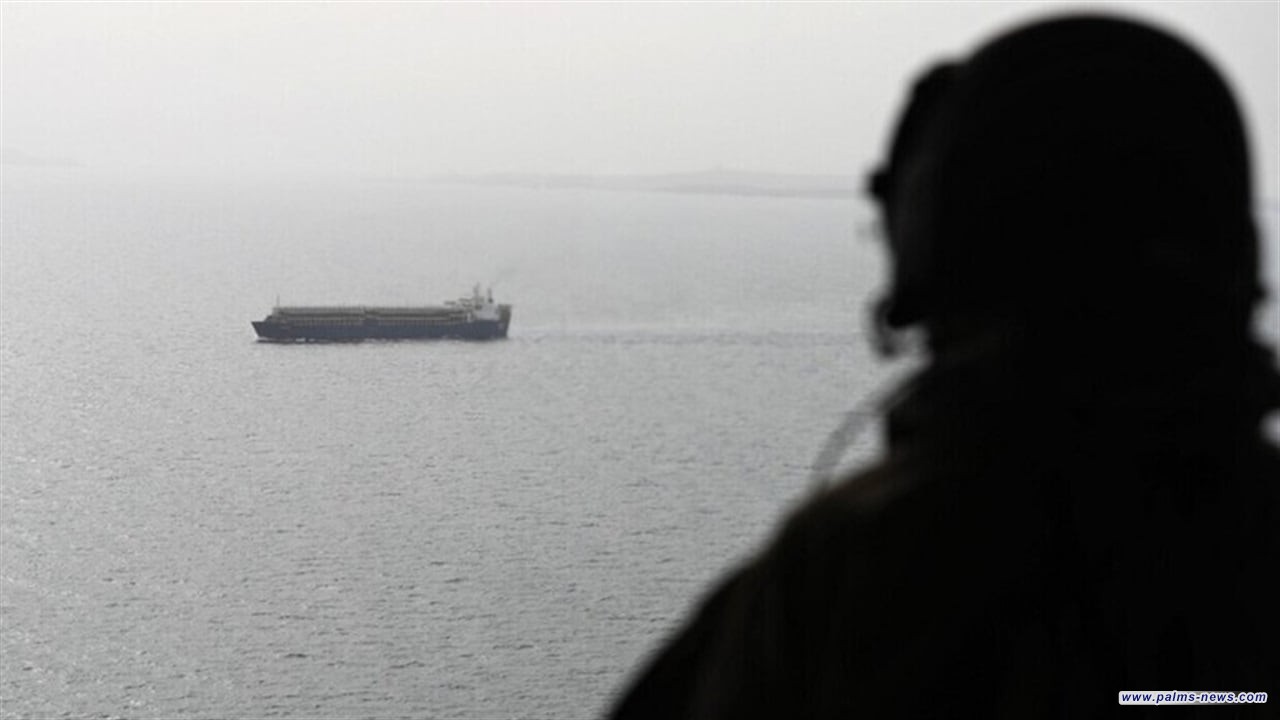 الحوثيون يعلنون استهداف سفينة في خليج عدن